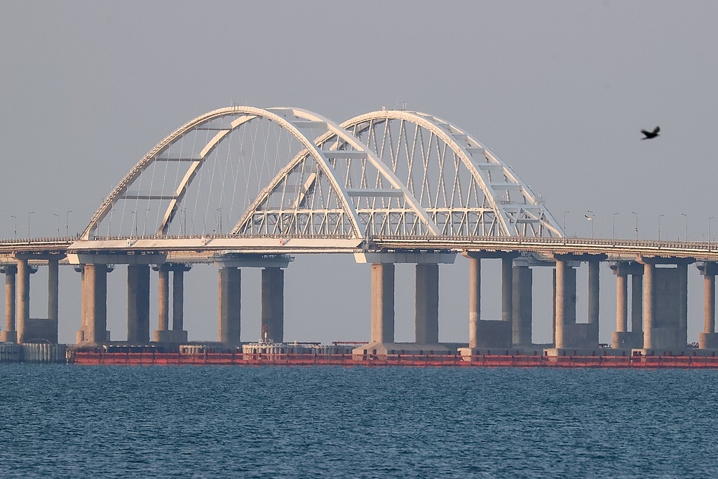 俄法院判处2022年克里米亚大桥恐袭案8名被告终身监禁