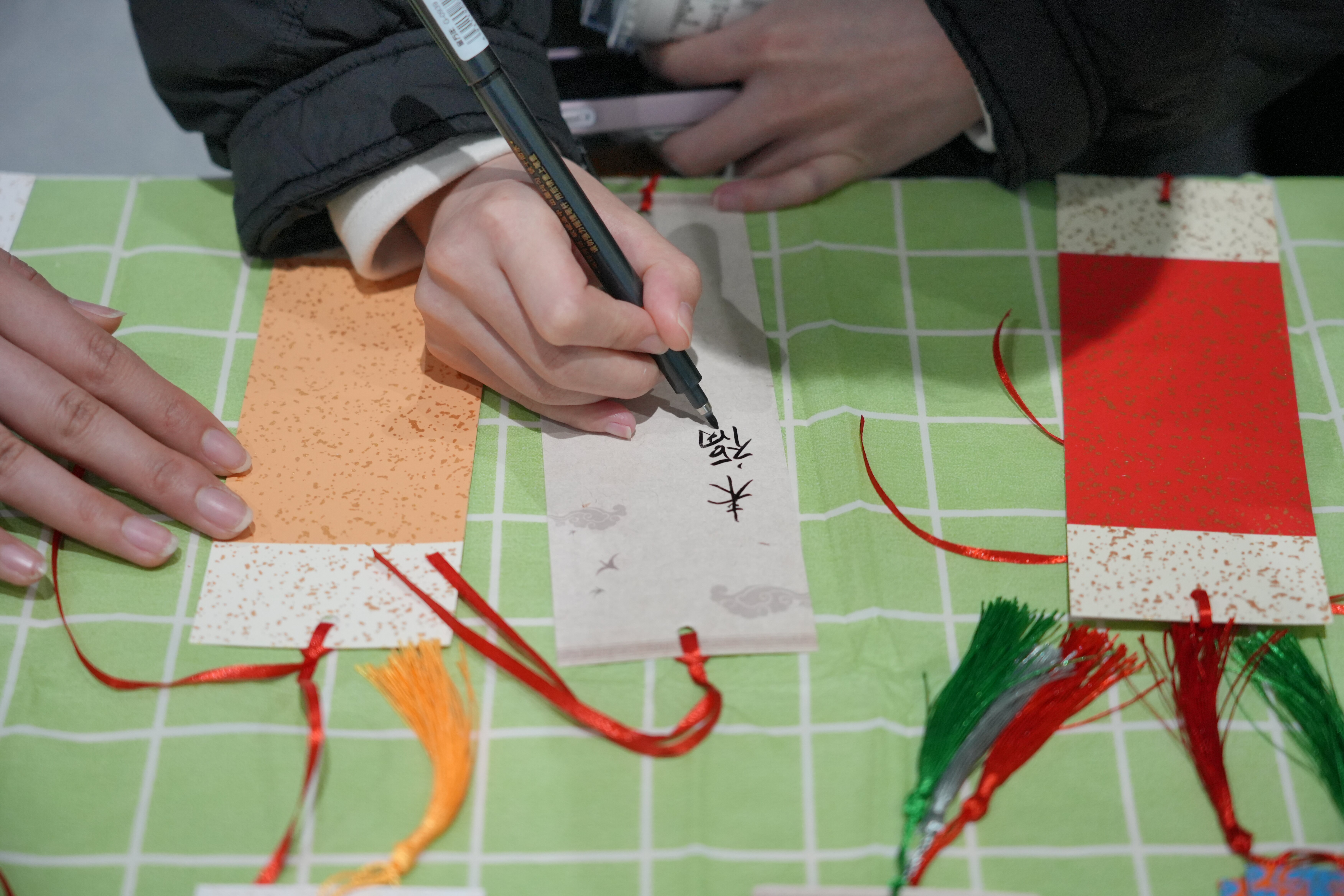 清明返乡，在福建福清火车站里“话百家姓”