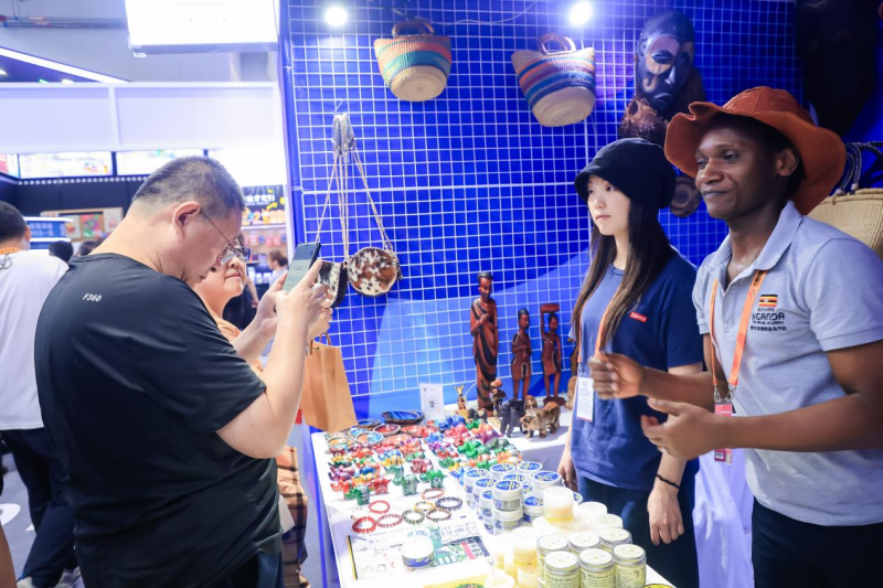 Zehnte „Bunte Welt“-Kulturausstellung und -Austauschveranstaltung in Beijing eröffnet_fororder_13 (1)