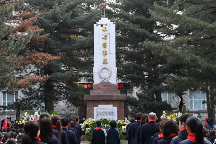 清明祭扫缅怀革命先烈
