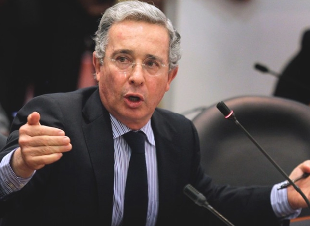 哥伦比亚法院下令立即解除前总统乌里韦的监禁