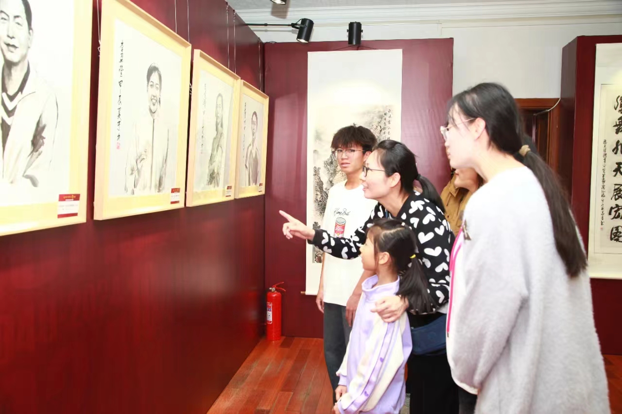 女排精神奏华章I庆祝新中国成立75周年天津体育历史图片书画展开幕
