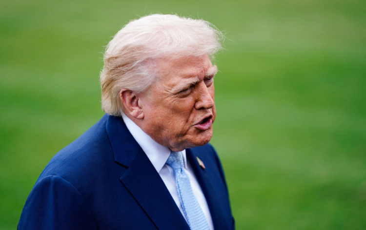 无视伊朗否认 特朗普再称美伊正在谈判