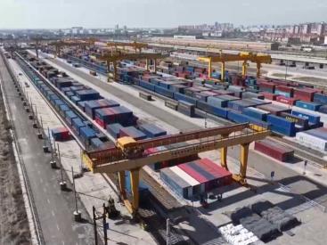 新疆霍尔果斯口岸通行中欧（中亚）班列累计超5.5万列