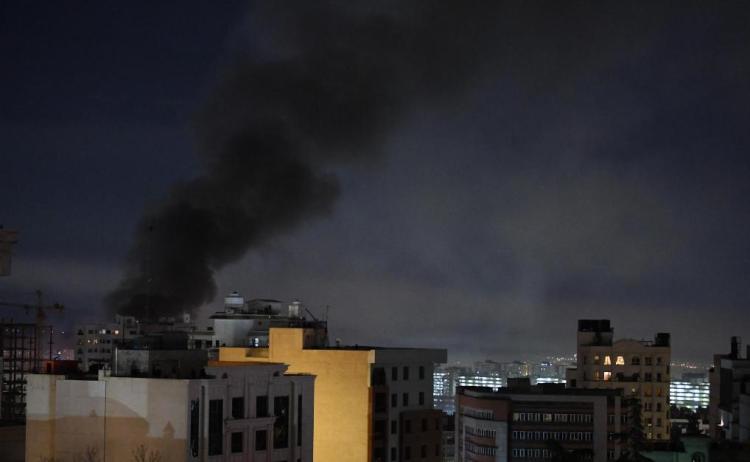 黑雨、毒烟、油污……美以打击伊朗造成环境灾害