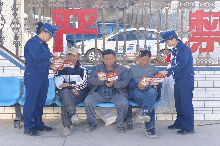 酒泉瓜州：棉花采收正当时 消防宣传助丰收