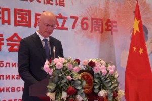 我驻亚洲多国使馆举办国庆招待会 多国人士送上祝福