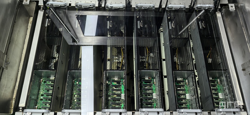 万人说新疆丨五湖四海聚新疆 看蓬勃发展“新”魅力