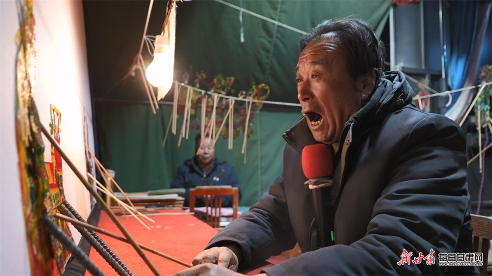 庆阳西峰皮影跃动 奏响新春序曲
