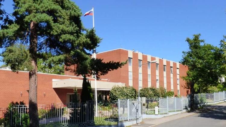 俄罗斯驻瑞典贸易代表处遭无人机投掷颜料