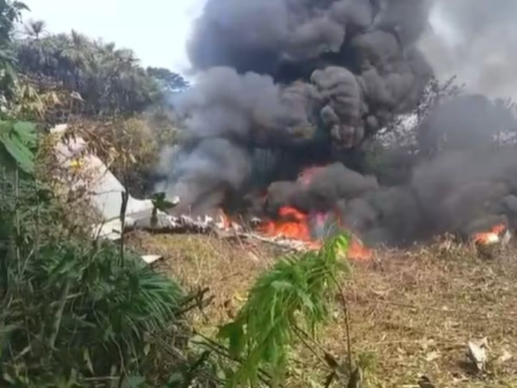 哥伦比亚军机坠毁造成34人死亡