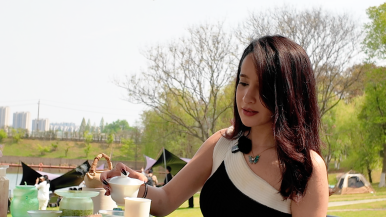 凭艺展茗香 以茶会世界——外国友人体验湖湘茶艺
