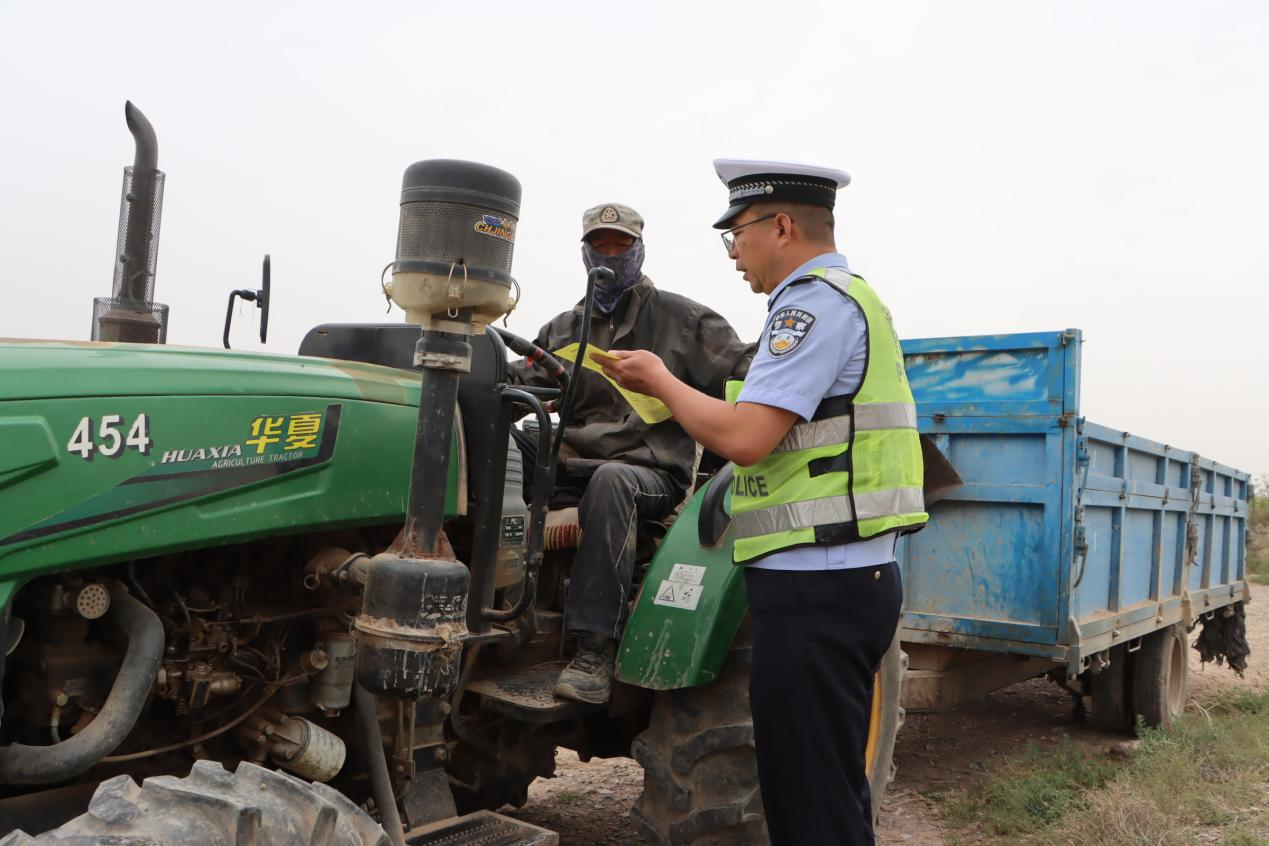 张掖山丹公安：守护金色田野 护航秋收“丰”景​​_fororder_图片5