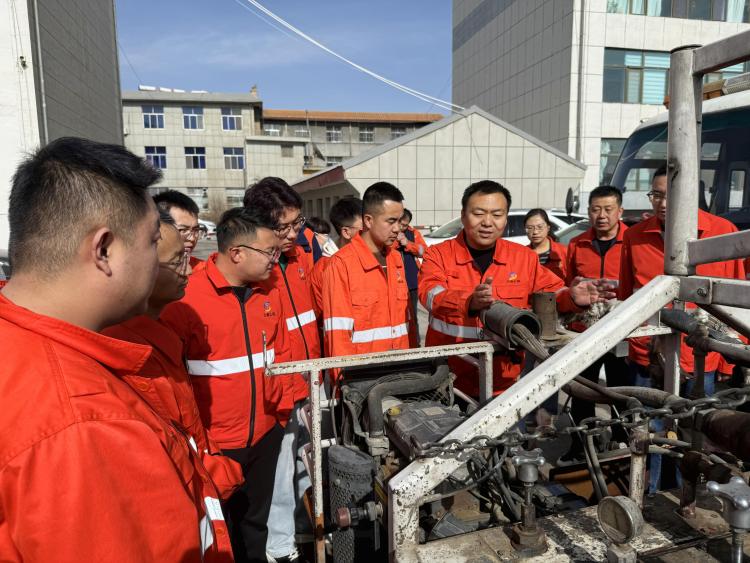 匠心护路 实干担当 —— 2025年”张掖市公路养护职工职业技能大赛技术标兵“毛维斌先进事迹​_fororder_3