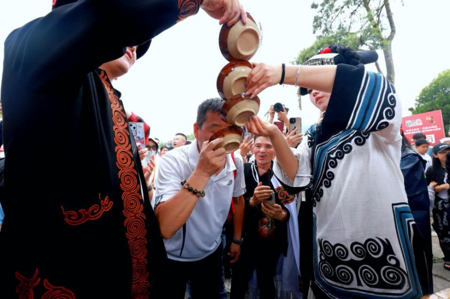 2025 Guizhou Yeyuhai·Haiping Yi Torch Festival Season in Full Swing_fororder_图片7