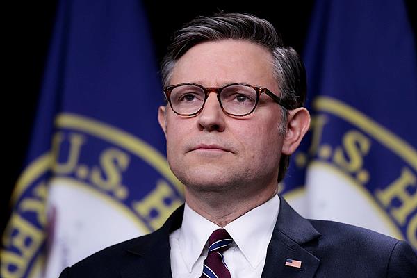 视频丨美觊觎格陵兰岛言论遭多方反对 白宫新闻秘书一日内调整措辞