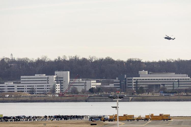 3年85起险情 调查称华盛顿撞机事故中军方直升机飞行高度超限