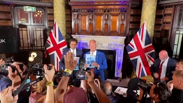 闪评｜军舰遣返移民？英极右翼政党推“堡垒行动”计划引争议_fororder_图片1