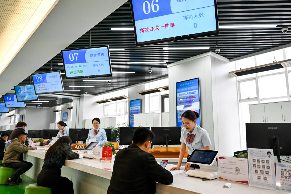 “实招”“硬招”护航民营经济破浪前行