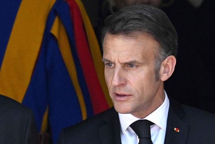 马克龙称已分别与美伊领导人通话 呼吁尽快恢复谈判并确保停火落实