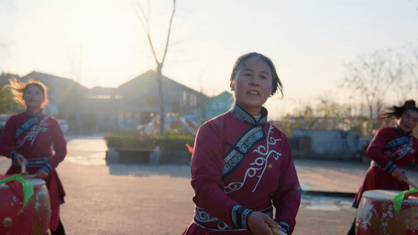 全球连线丨外国博主寻迹中国新活力：“空心村”的蝶变新路