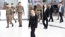 泰国被停职总理佩通坦被宪法法院裁决违宪 即日解职_fororder_20250829ded62277119e42e0abf4d206d838b880_3e20e8c16c6440da8baf418bab5ef1ef.JPG