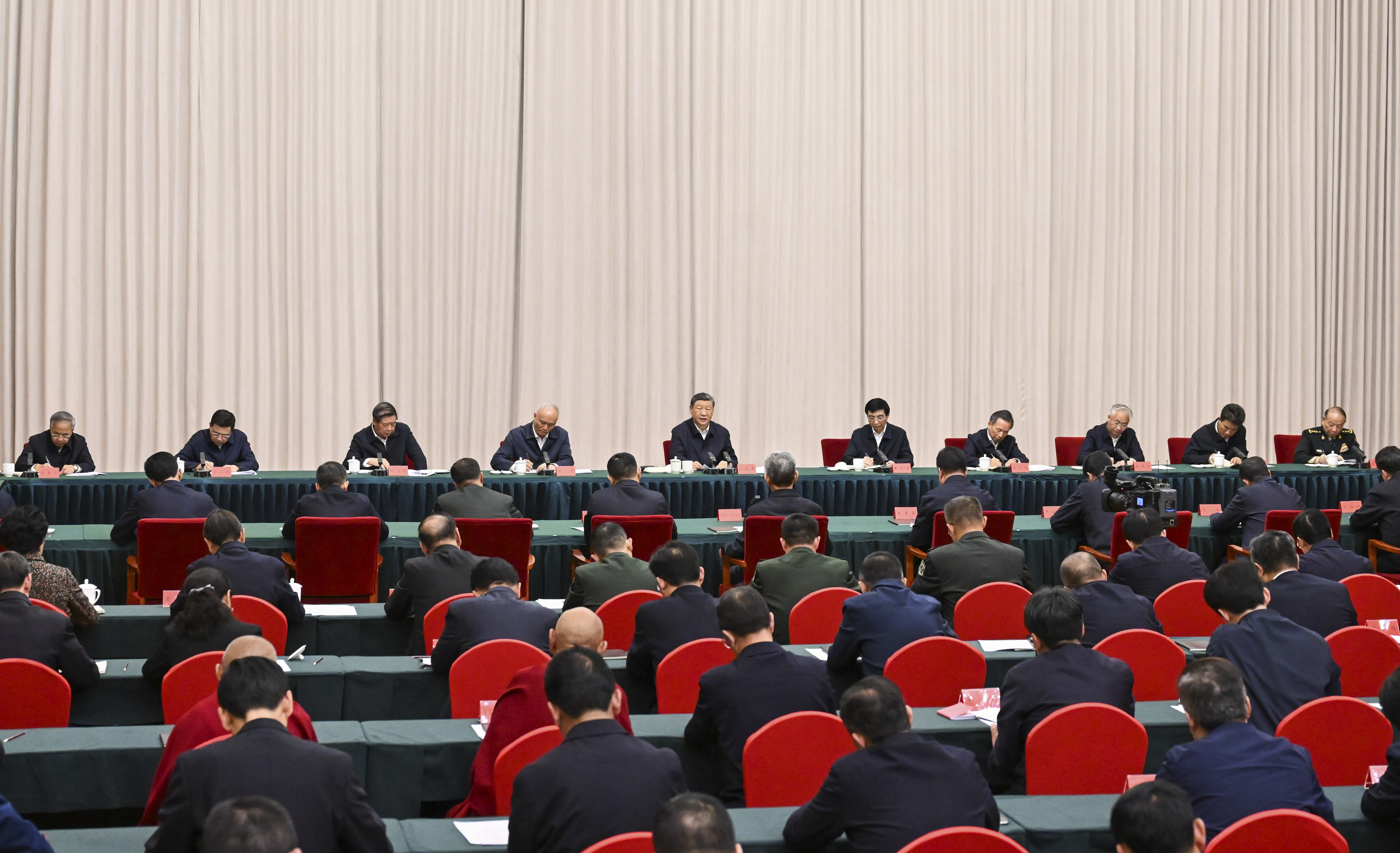 “共建中华民族共同体 书写美丽西藏新篇章”——习近平总书记率中央代表团出席西藏自治区成立六十周年庆祝活动纪实‍‍