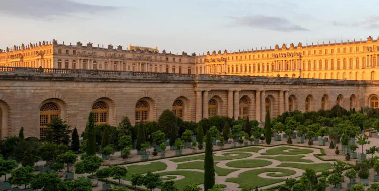 法国凡尔赛宫掌门人接任卢浮宫博物馆馆长