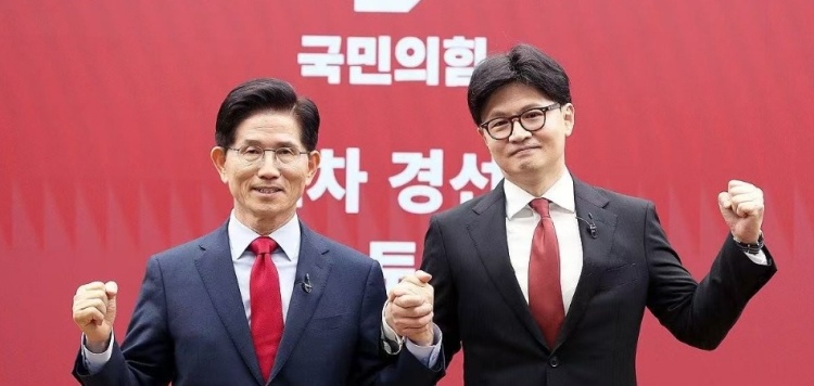 韩国下届大选执政党初选4进2结果揭晓 金文洙、韩东勋胜出