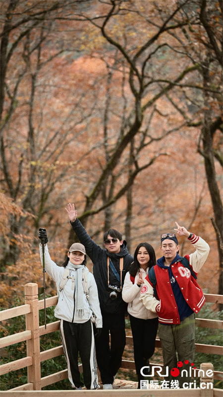 台湾自媒体人点赞四川光雾山绝美秋色（两岸关系）_fororder_2