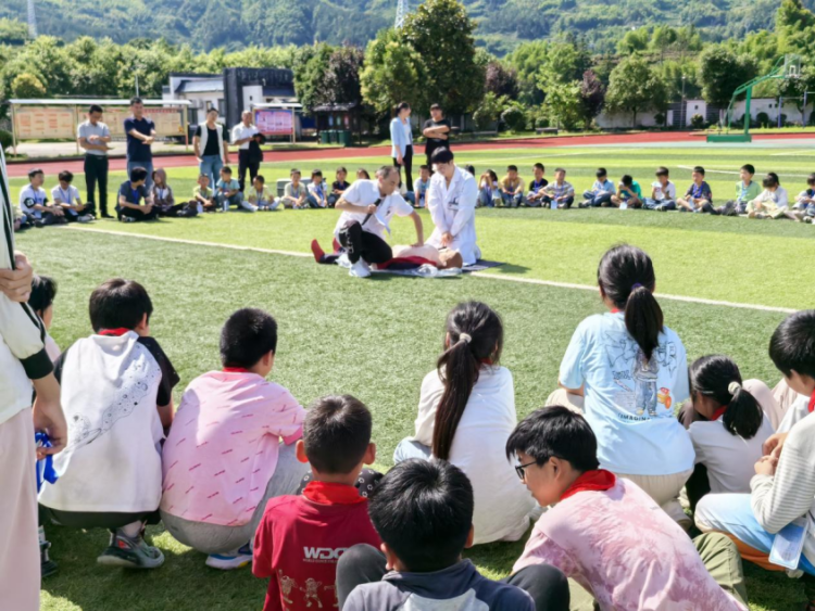 黄山市徽州区呈坎镇：“家校社”联动筑防线 织密防溺水“安全网”_fororder_图片1