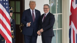 特朗普借电视短剧嘲讽英国首相_fororder_企业微信截图_20260323105445