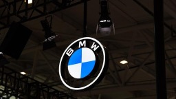 车辆行驶过程中可能起火！宝马将在全球召回数十万辆汽车