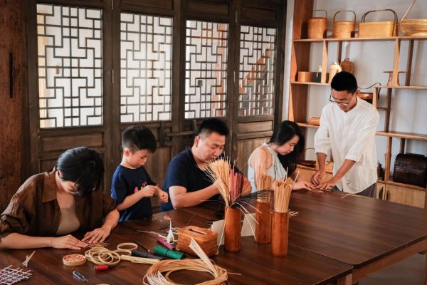 【好评中国·追光青年】共富工坊里的青年工匠