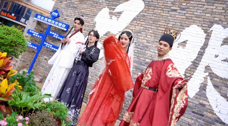 以脚步丈量，用镜头传播：他们成为和美云南“海外代言人”