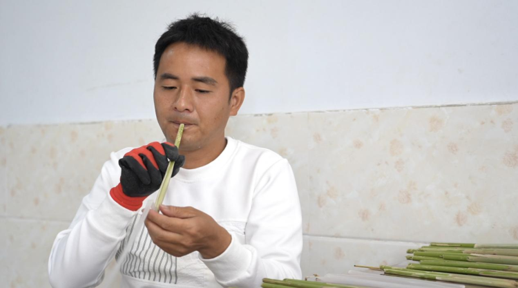 蚌埠市五河县新集镇：特色笛膜产业兴 奏响乡村“振兴曲”_fororder_笛图片1