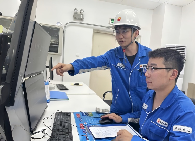 兰州石化橡胶产量实现“双过万”_fororder_图1