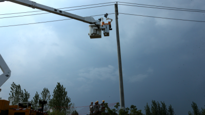 Suizhou, Hubei: Live-Line Work Robots Deployed in Rural Areas to Ensure Reliable Summer Power Supply