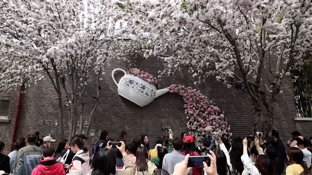 新华视点｜供需两侧精准发力 消费市场亮点频现