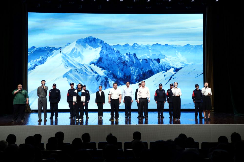 “国家安全题材文学作品诵读”大思政课，以文学力量铸牢国家安全信念