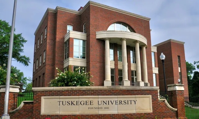 美国塔斯基吉大学发生枪击事件 已致1死多伤