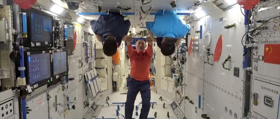 创意微视频|中国空间站:和神十八一起祝福中国