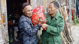 愿当一辈子“傻子”——记湖南城步“活雷锋”阳石群