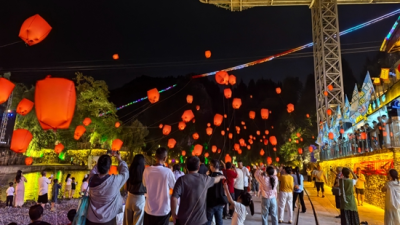 "Daytime Rafting, Nighttime Thrills": Summer Tourism Season Kicks Off in Shibing, Guizhou
