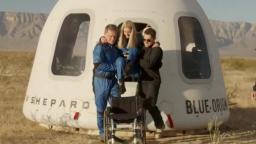 美飞行器成功发射 搭载“轮椅使用者”进入太空_fororder_7373fd0a5c8d4a6fa7d41fc58f2c01d3