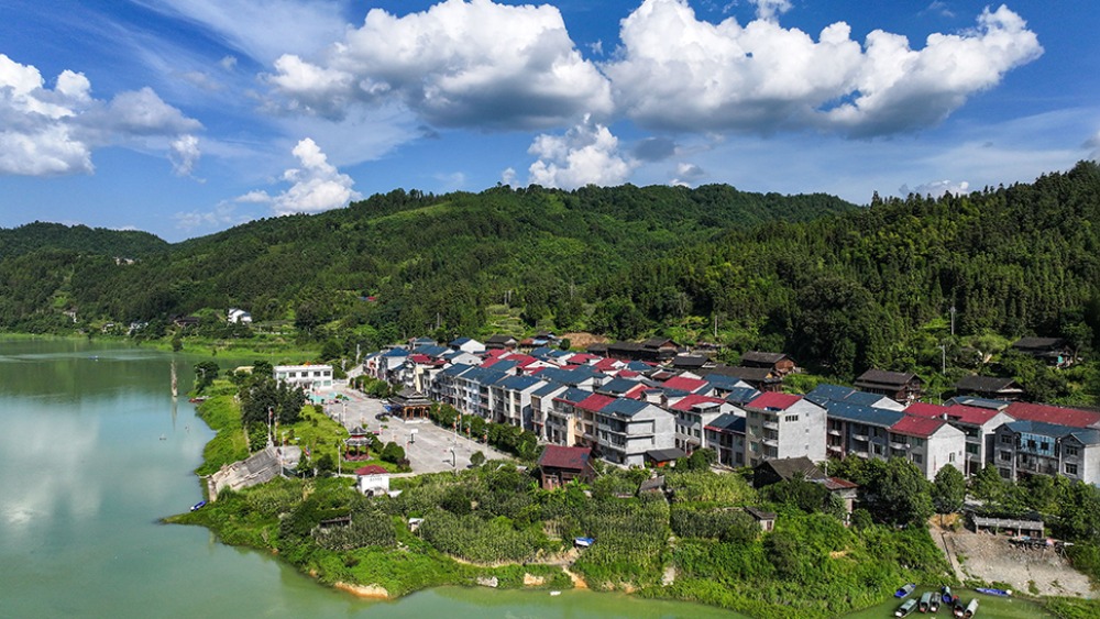 新思想引领新征程｜因地制宜 加快和美乡村建设_fororder_1776424915984_841