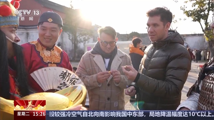 当外国人遇到春节 中国年原来这么美