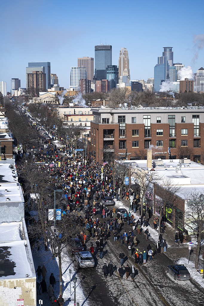 闪评 | 民主党誓言反对拨款法案 移民暴力执法或致美国政府再次“停摆”？