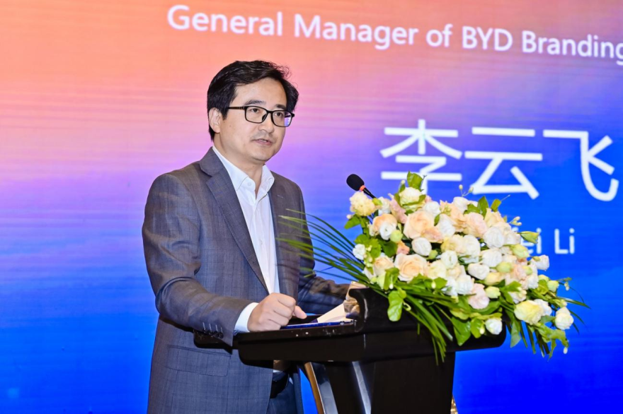 "Decoding China's Intelligent Manufacturing, Witnessing a Green Future — 2025 Global Diplomats' Tour of Henan" Officially Kicks Off_fororder_图片9