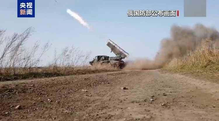 俄称控制苏梅一定居点 乌称击退俄进攻